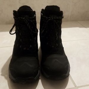 Men's black winter boots